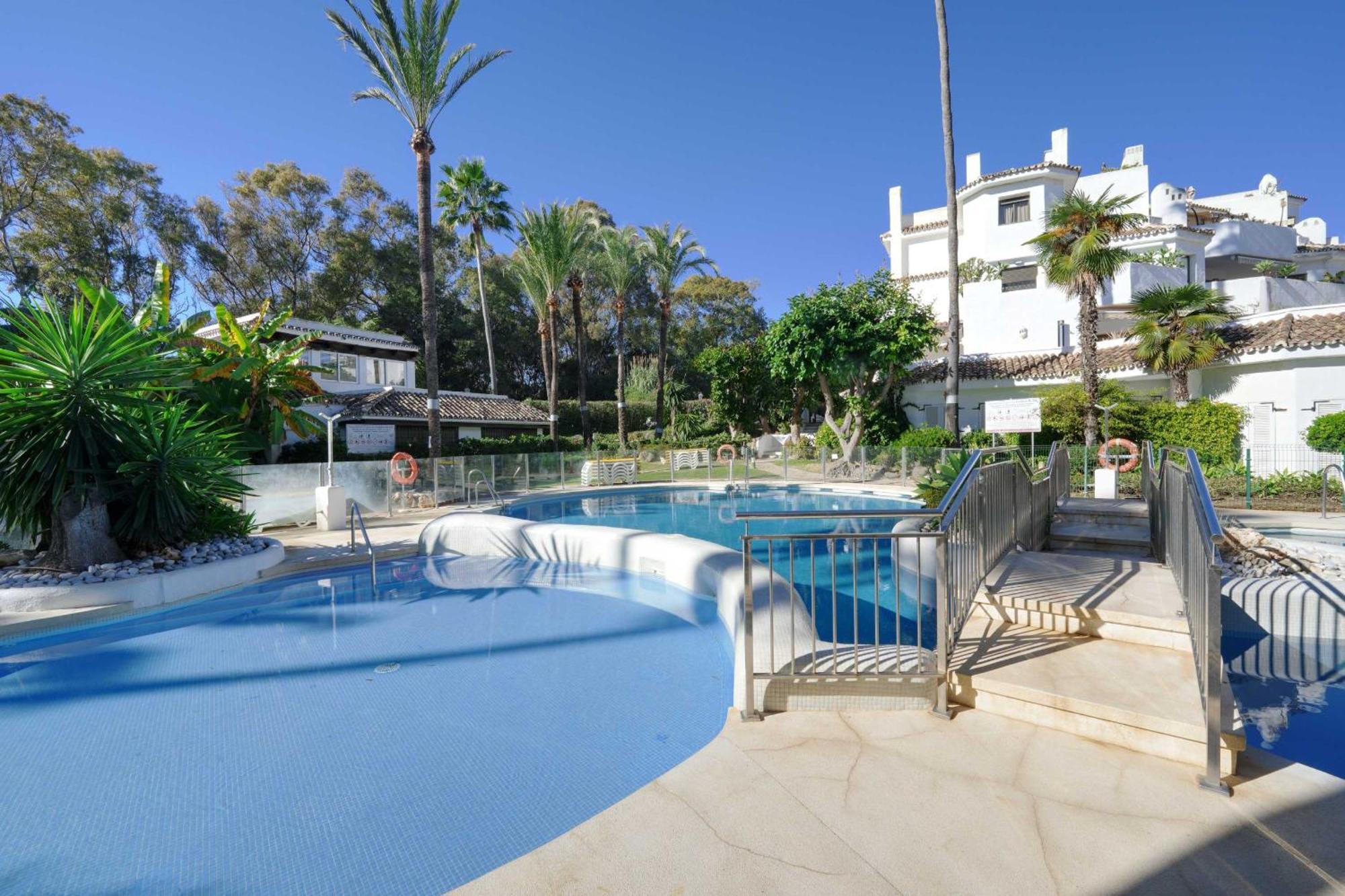 1104 First Line Beach Apartment Golden Beach Pool Marbella Exterior photo